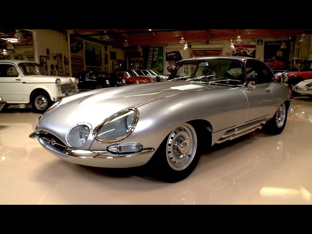 1964 Jaguar E-Type - Jay Leno's Garage