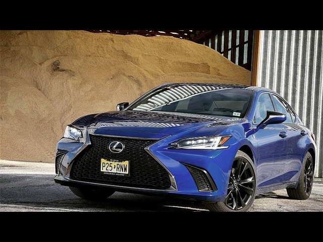 2023 <em>Lexus</em> ES Hybrid | Now with F SPORT Handling