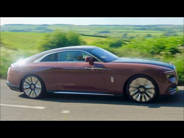 Rolls Royce Spectre review. With 584bhp & 4WD, is this new Rolls Royce EV actually fun to drive?