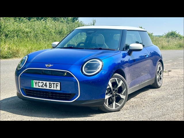 2024 MINI Cooper SE review. With 218bhp & huge torque, is this the new EV hot-hatch king?